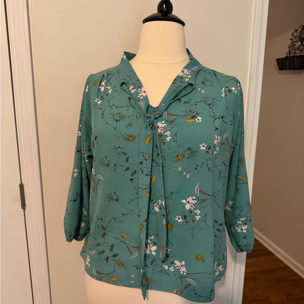 Jon & Anna. Color Teal. Size 2X tie front. 100% polyester